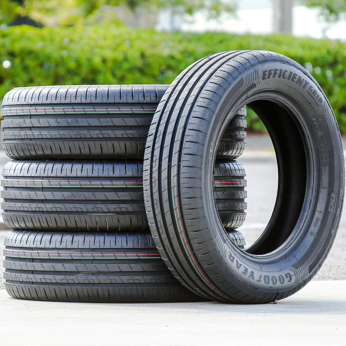 215/60R16 95H Tire U82028