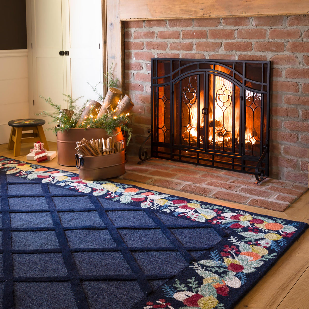 Black Metal Fireplace Screen T252